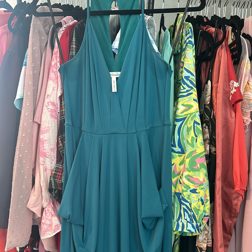 Maxi - Picture 3 of 3
